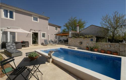 Debeljuhi House | Stunning Home In Fradelani With Wifi