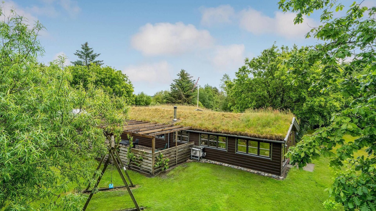 Nørklit House | Stunning home in Frøstrup with WiFi