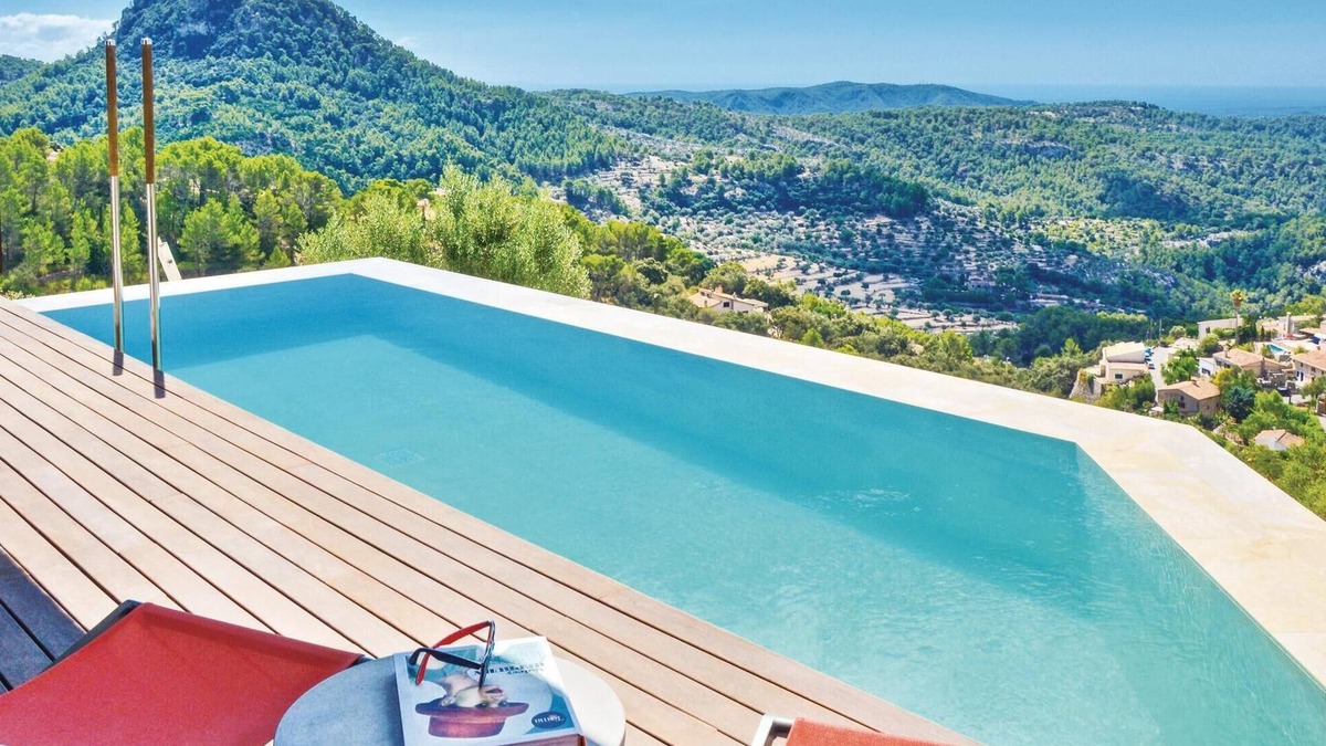 Galilea House | Stunning home in Galilea