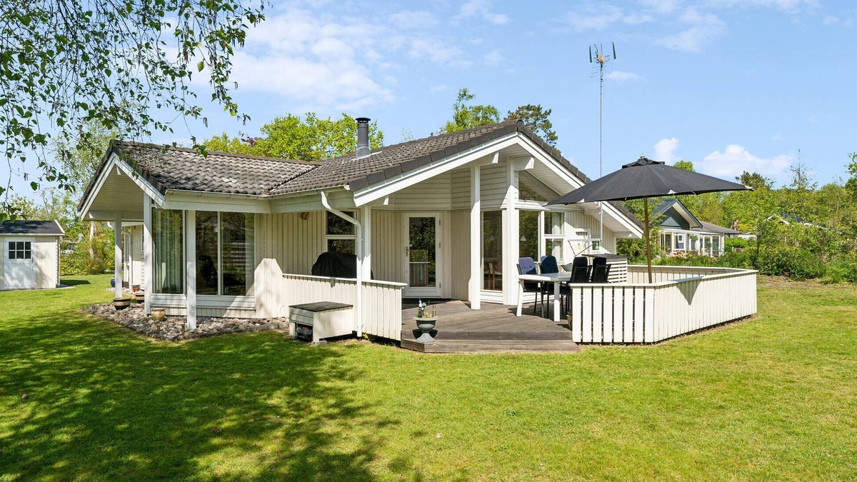 Fjellerup House | Stunning home in Glesborg with sauna
