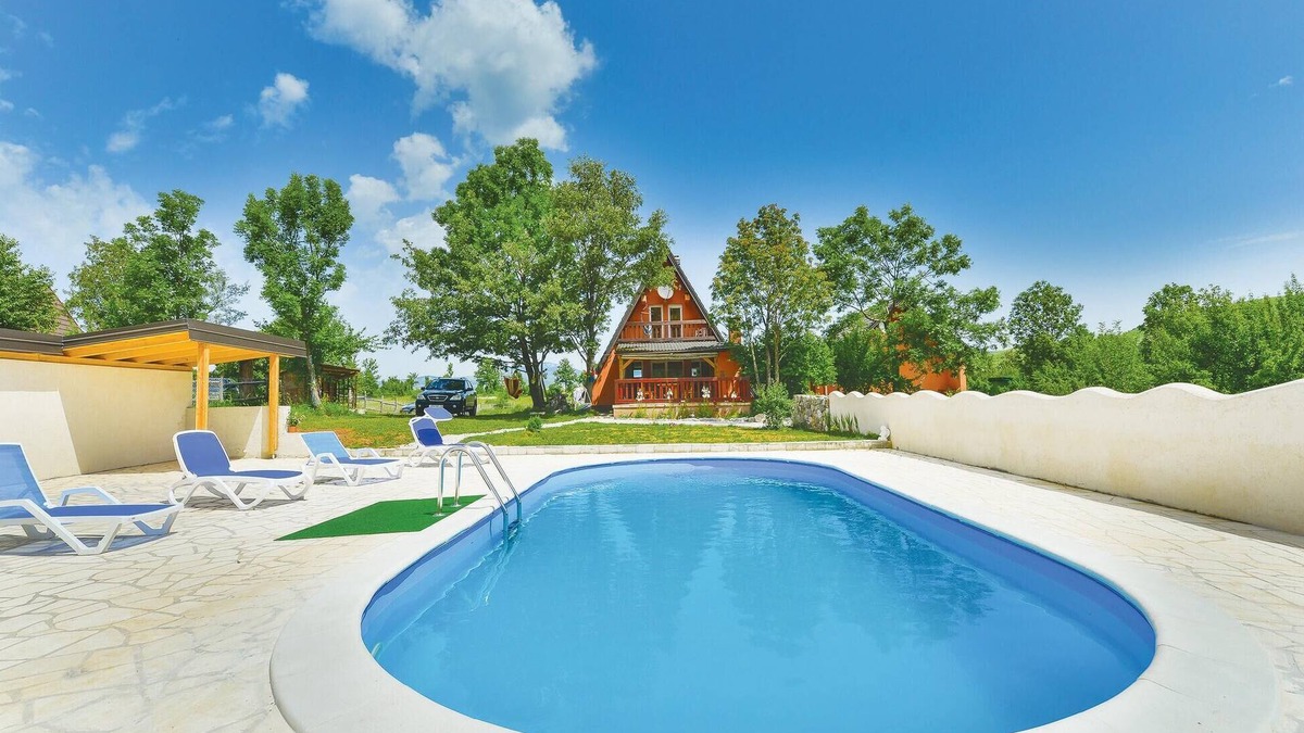 Municipality of Gracac House | Stunning home in Gospic