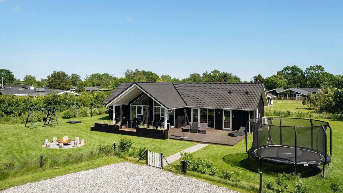 Oster Hurup House | Stunning home in Hadsund with sauna