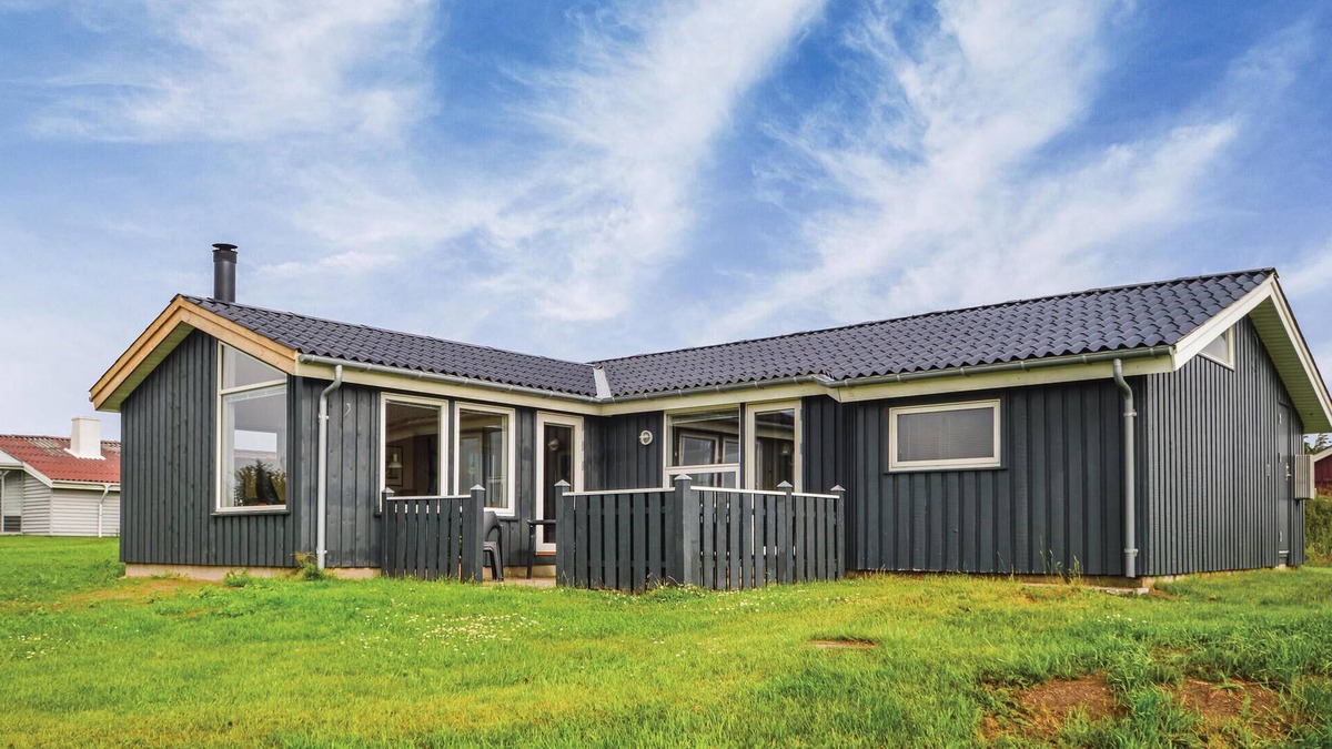 Lonstrup House | Stunning home in Hjørring with WiFi