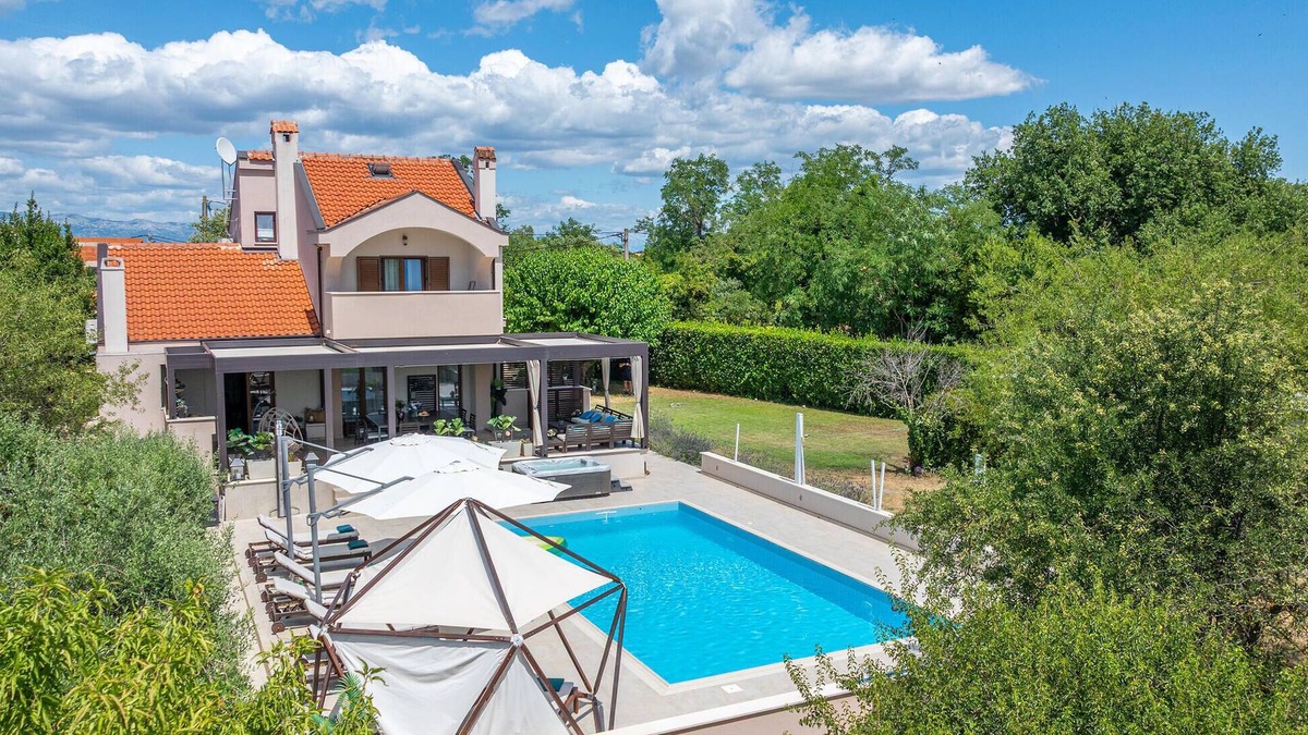 Zemunik Donji House | Stunning home in Donji Zemunik