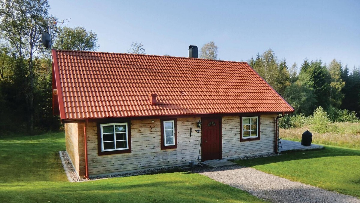 Huskvarna House | Stunning home in Huskvarna with kitchen