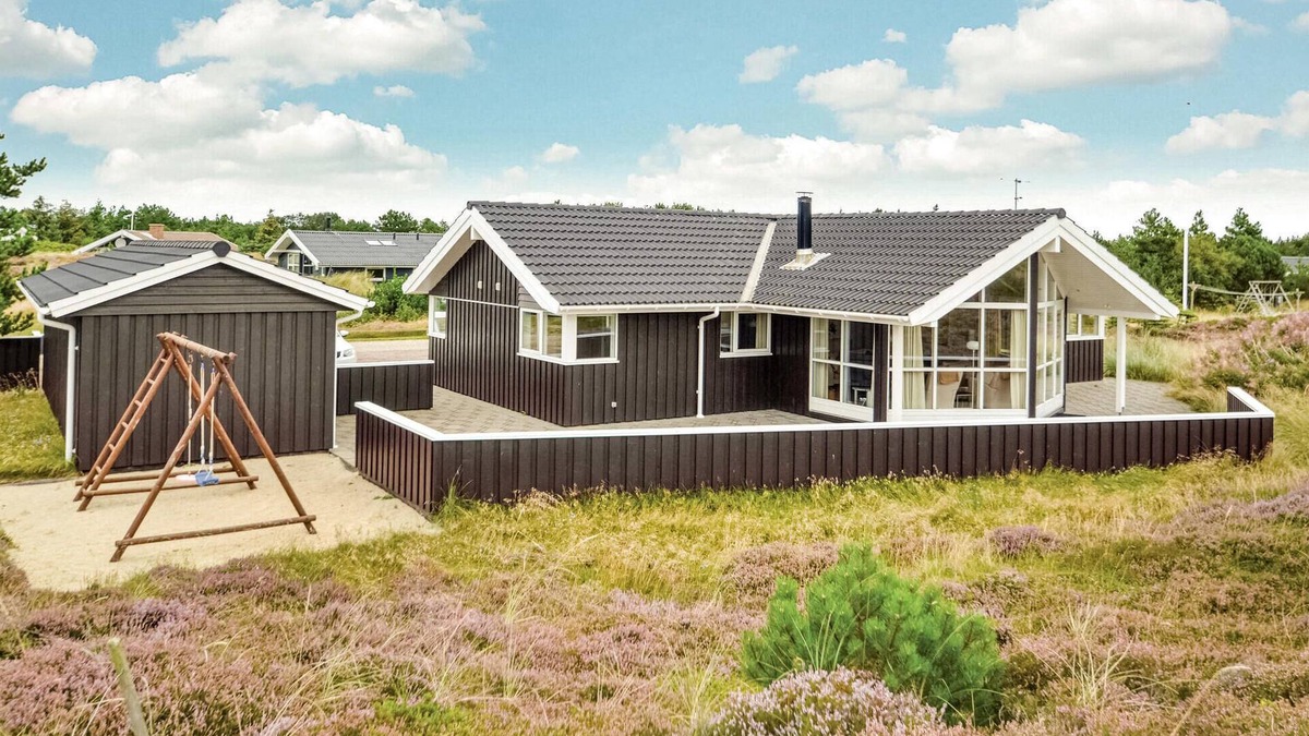 Bjerregaard House | Stunning home in Hvide Sande with sauna