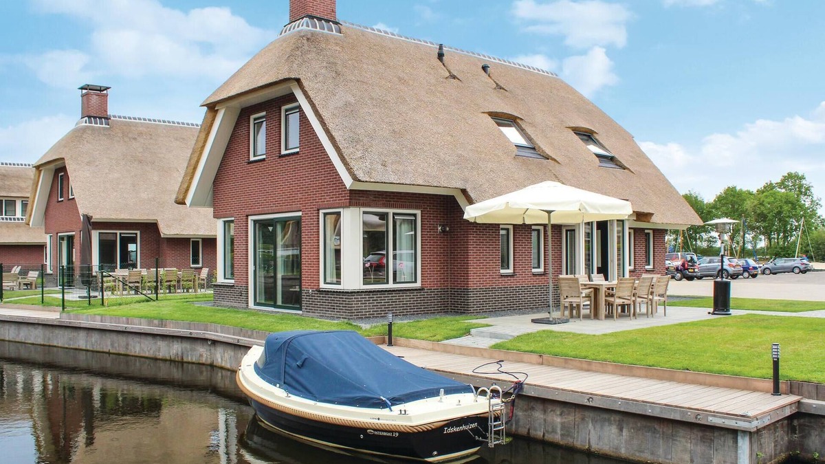 Idskenhuizen House | Stunning home in Idskenhuizen with sauna