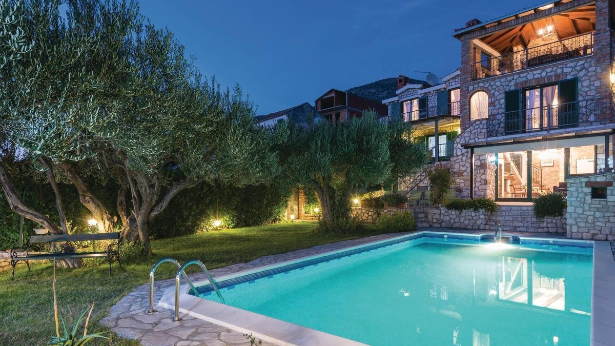 Kremena House | Stunning home in Klek with jacuzzi