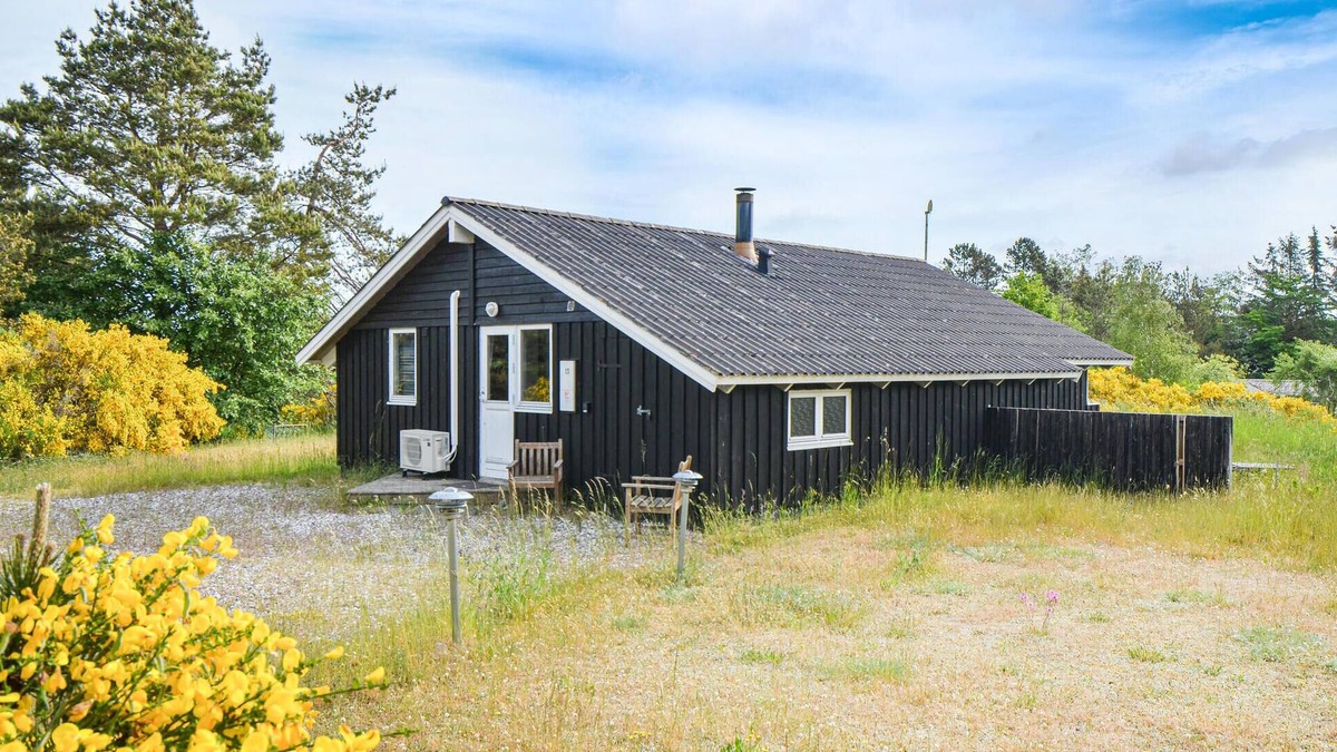 Knebel House | Stunning home in Knebel with kitchen