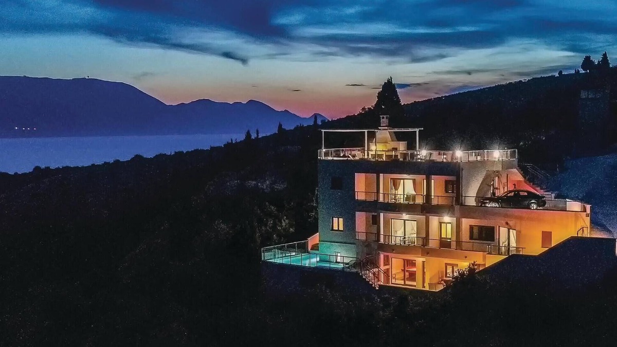 Kremena House | Stunning home in Kremena with kitchen