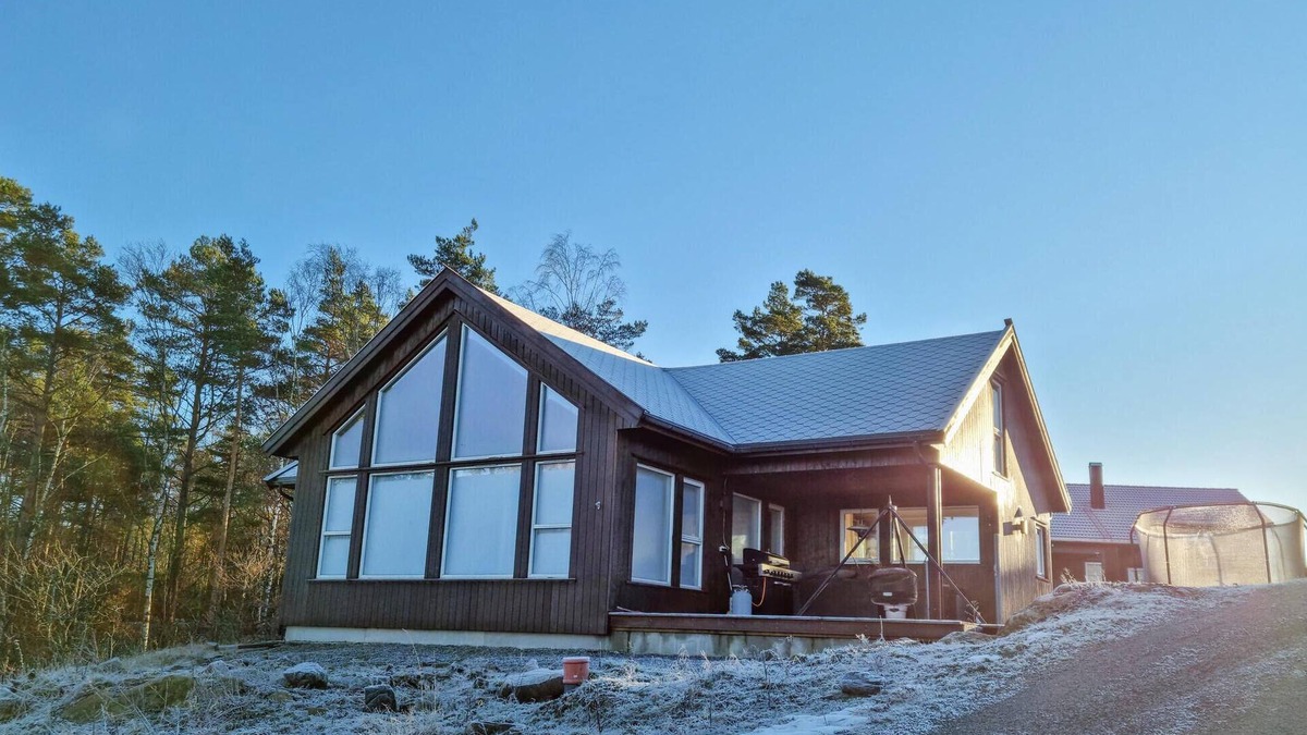 Lyngdal House | Stunning home in Lyngdal with WiFi