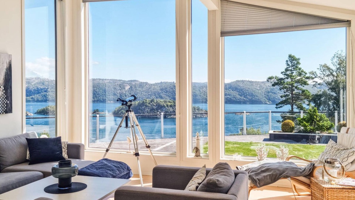 Lyngdal House | Stunning home in Lyngdal