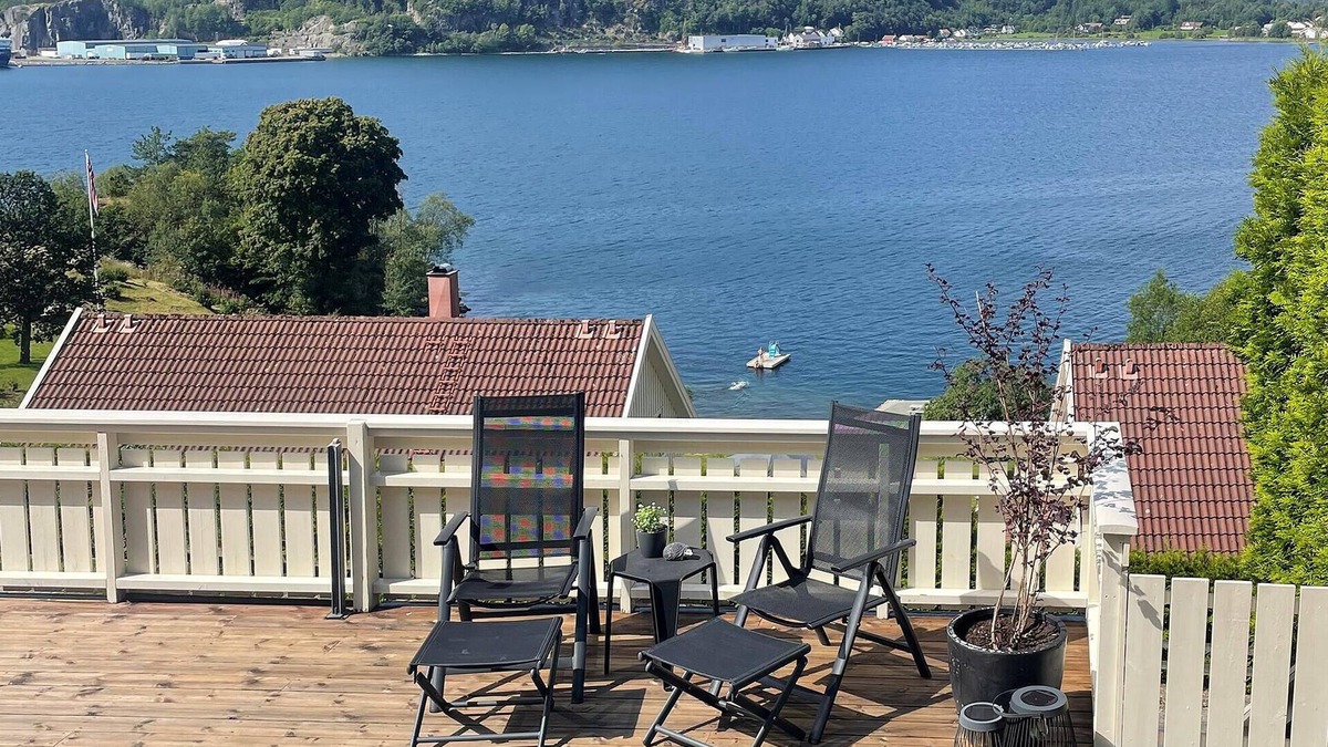 Lyngdal House | Stunning home in Lyngdal with WiFi