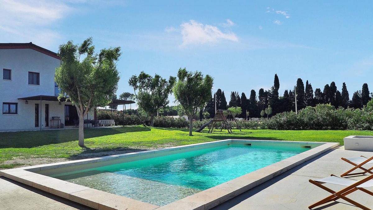 Maillane House | Stunning home in Maillane with WiFi