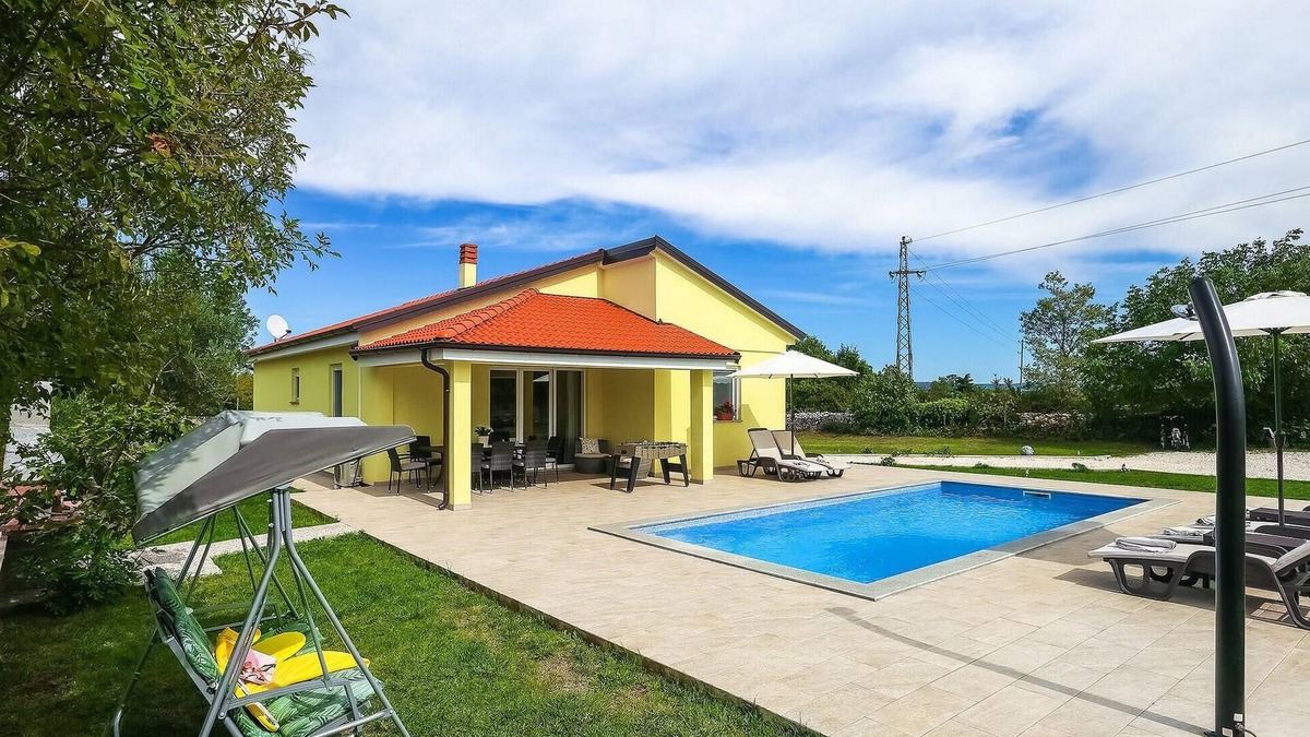Filipana House | Stunning home in Marcana
