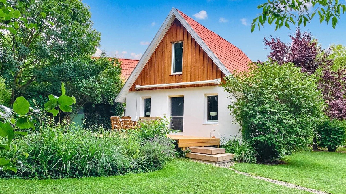 Morschen House | Stunning home in Morschen with kitchen