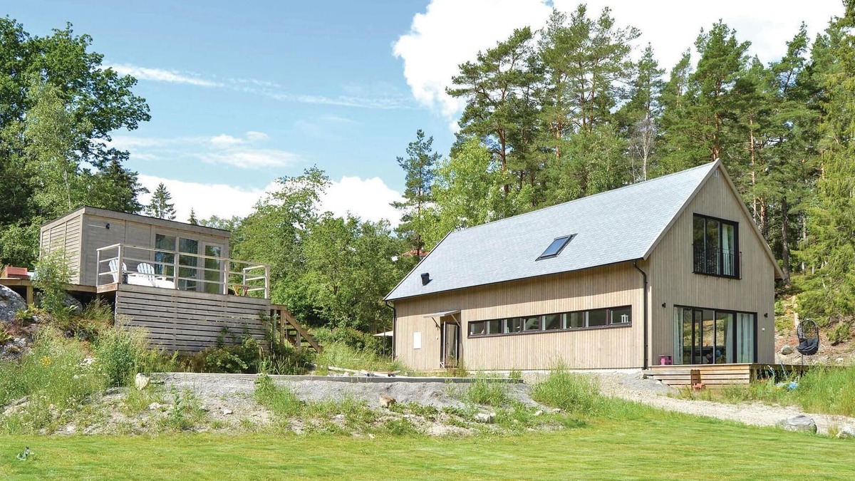Musko House | Stunning home in Muskö with kitchen