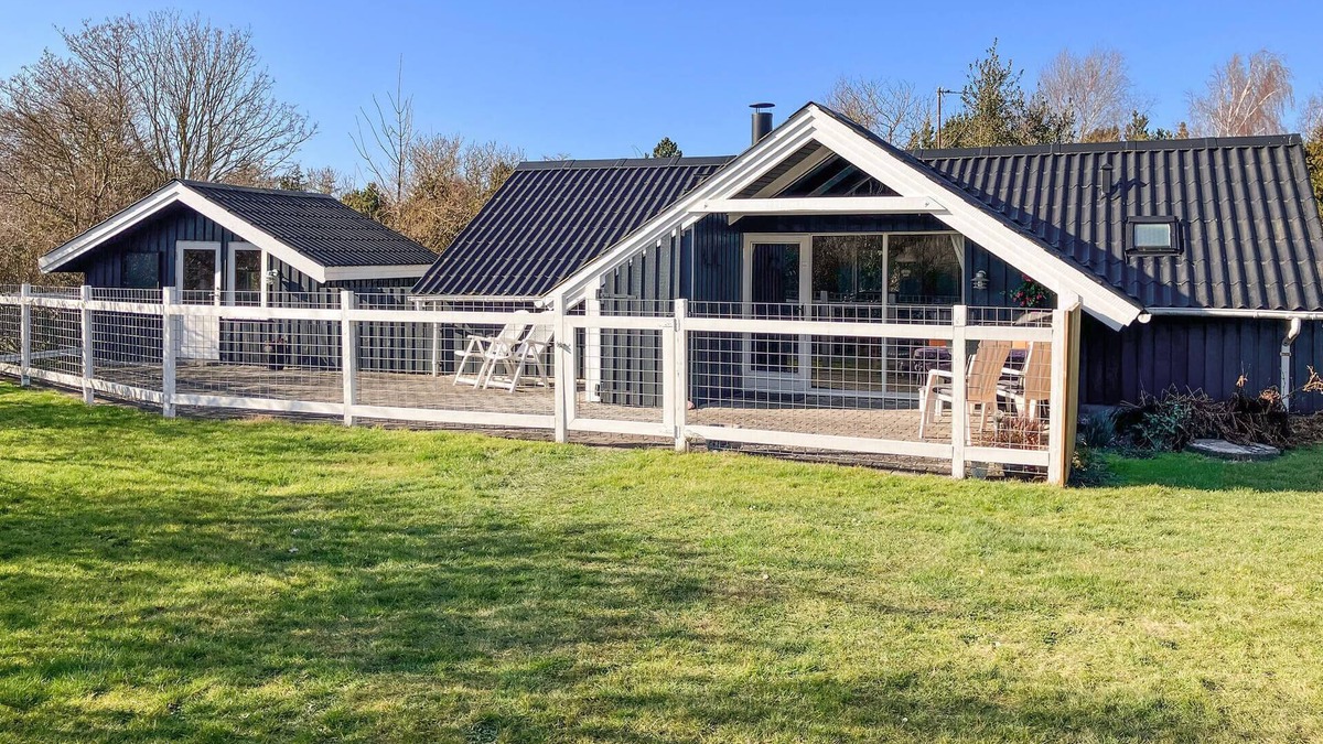 Næsby Strand House | Stunning home in Nakskov with WiFi