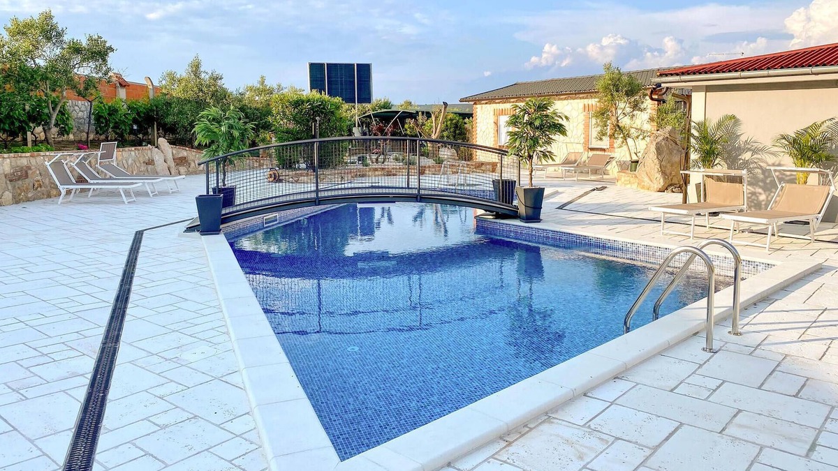 Nerezine House | Stunning home in Nerezine