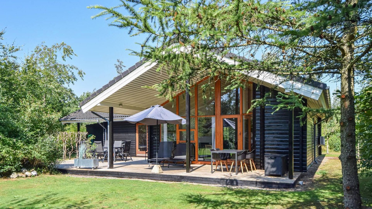 Jegum House | Stunning home in Oksbøl with kitchen