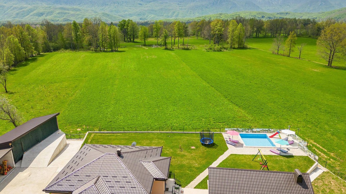 Gospic House | Stunning home in Ornice