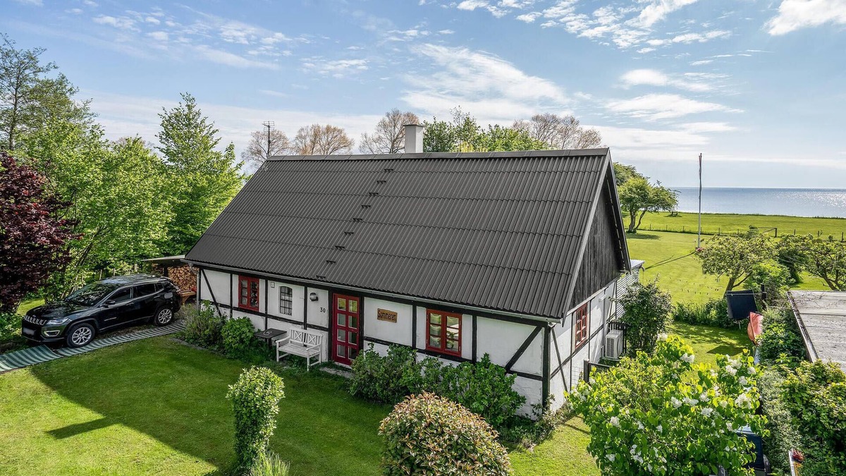 Togeholt House | Stunning home in Præstø with kitchen