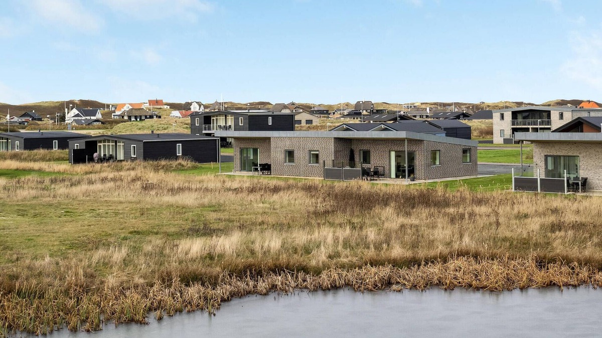 Sondervig House | Stunning home in Ringkøbing with WiFi