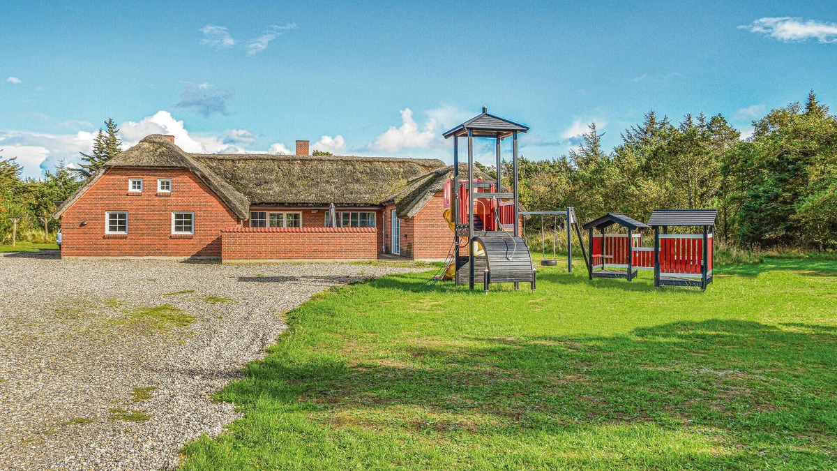 Lodbjerg Hede House | Stunning home in Ringkøbing with sauna