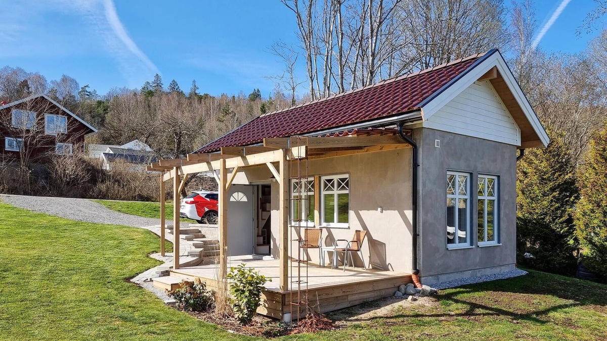 Kungalv O House | Stunning home in Romelanda with kitchen