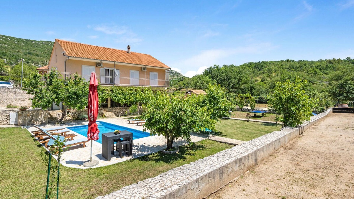 Sibenik House | Stunning home in Slivno with kitchen