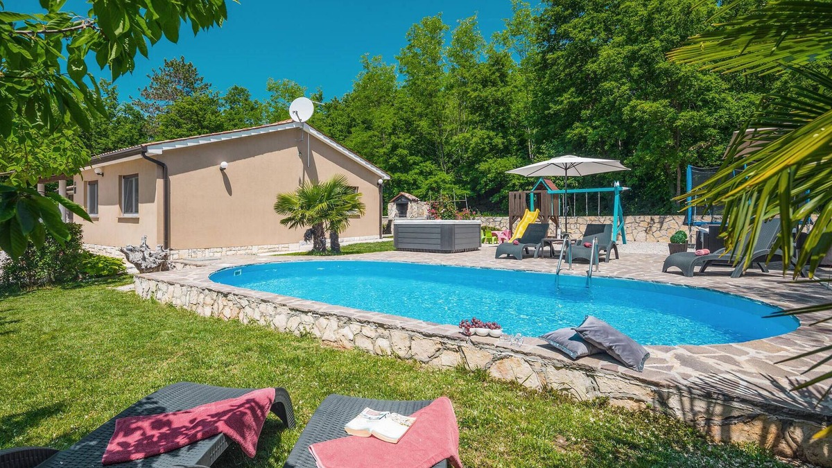 Sveta Nedelja House | Stunning home in Snasici
