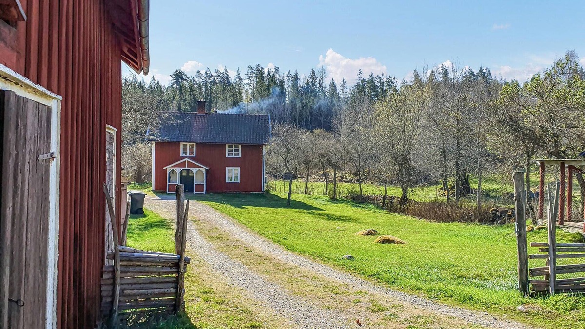 Sodra Vi House | Stunning home in Södra Vi with kitchen