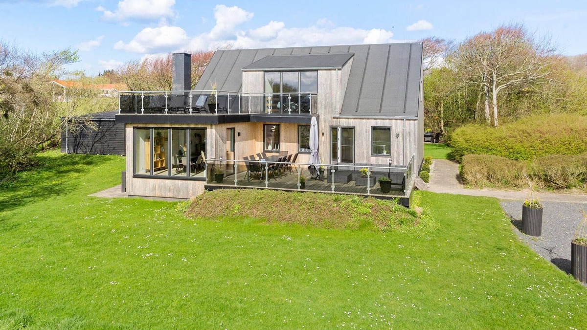 Spøttrup House | Stunning home in Spøttrup with WiFi