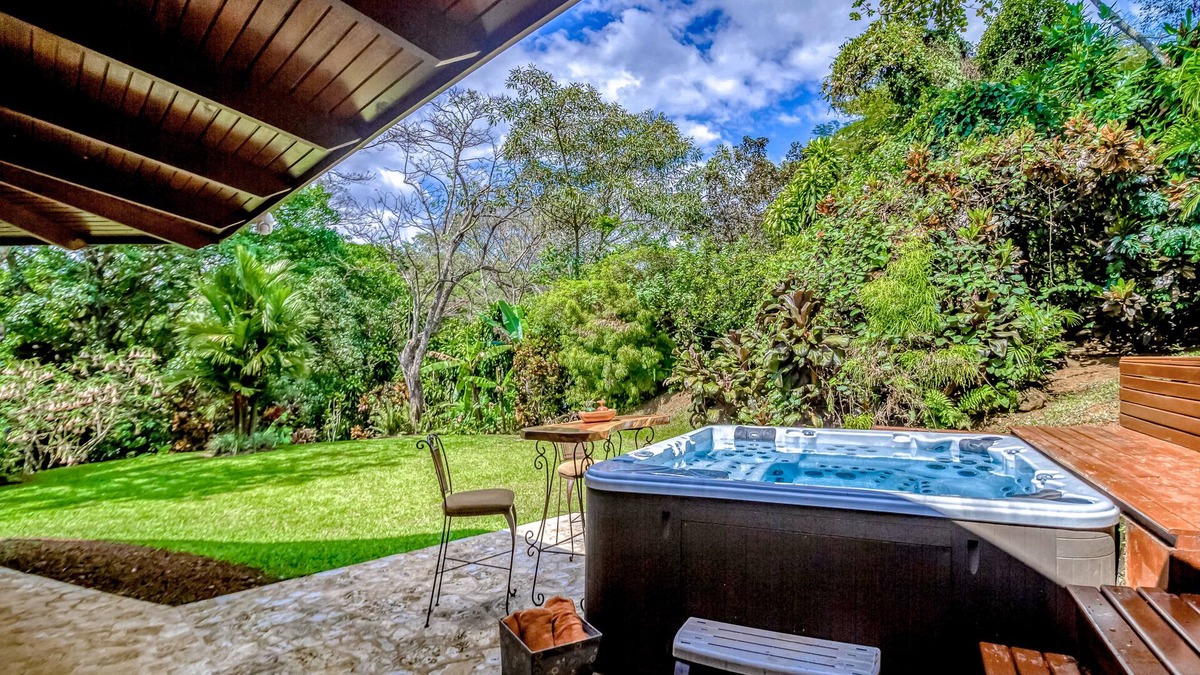 El Indio House | Stunning home in the jungle with balcony, grill, & W/D - snowbirds OK