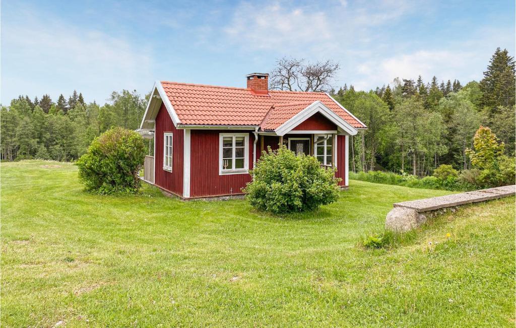 Mansarp House | Stunning Home In Tranhult With Kitchen