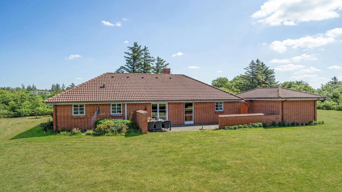 Nørre Fjand House | Stunning home in Ulfborg with kitchen
