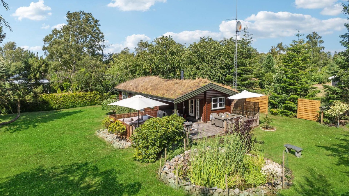 Bøtø By House | Stunning home in Væggerløse with WiFi