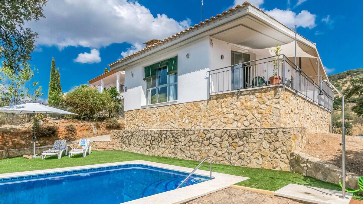 Villaharta House | Stunning home in Villaharta