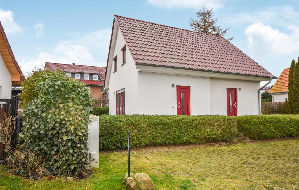 Wohlenberg House | Stunning Home In Wohlenberger Wiek