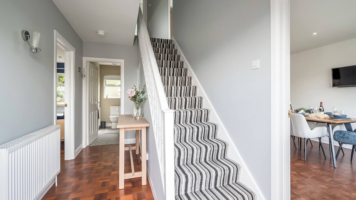 Castlereagh House | Stunning home over looking Belfast City, 11 minutes to City Centre