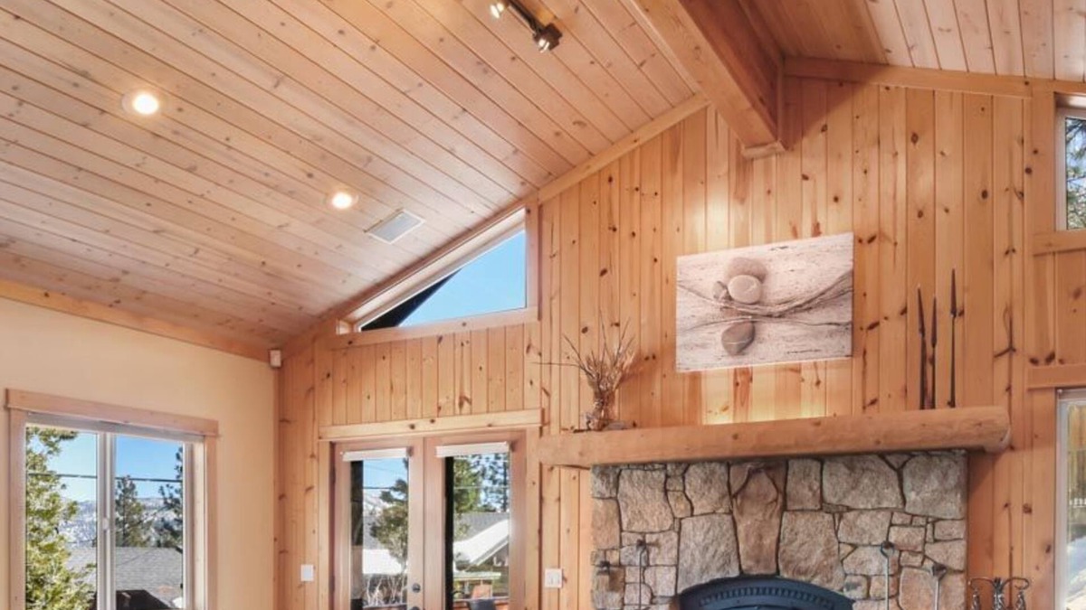 Crystal Bay House | Stunning home retreat with AC (395TU)