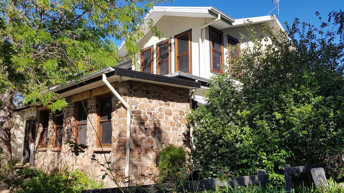 Milton House | Stunning Home with Beautiful Semi Rural & Ocean Views. Close to town and beach