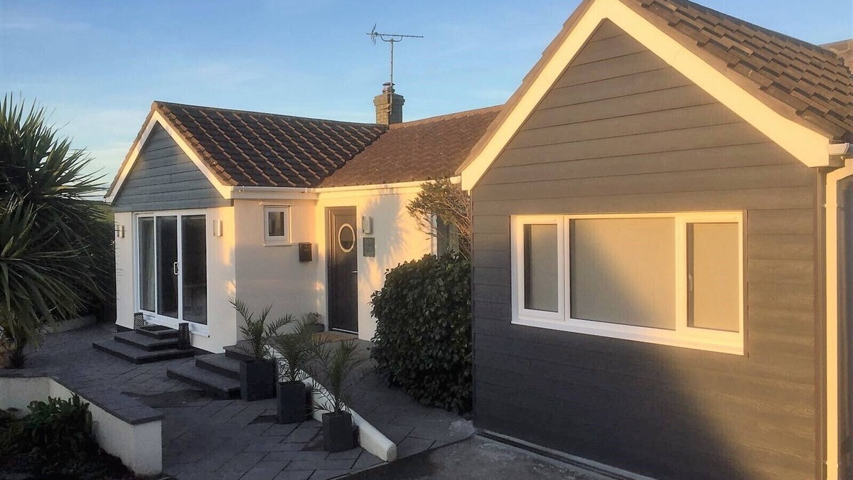 Polzeath House | Stunning home with sea views