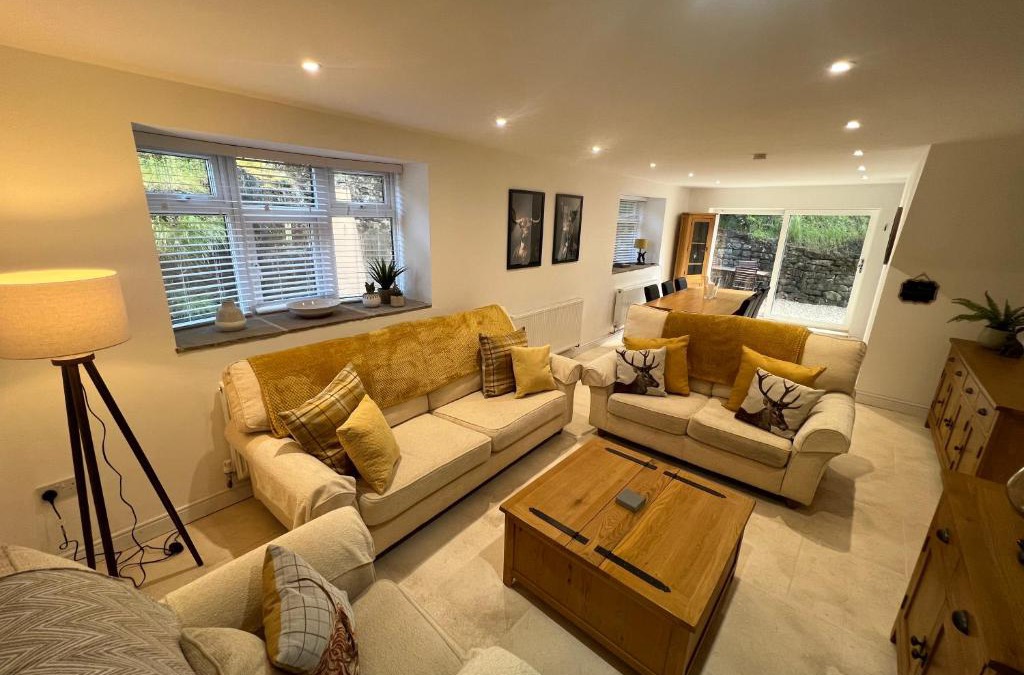 Hexham House | Stunning Home with STARGAZING ROOM Near Kielder Water