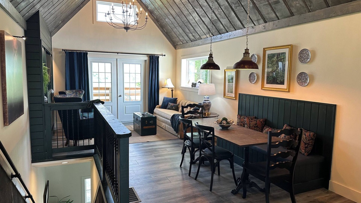Georgetown House | Stunning Horse Farm Experience on Bourbon Trail!