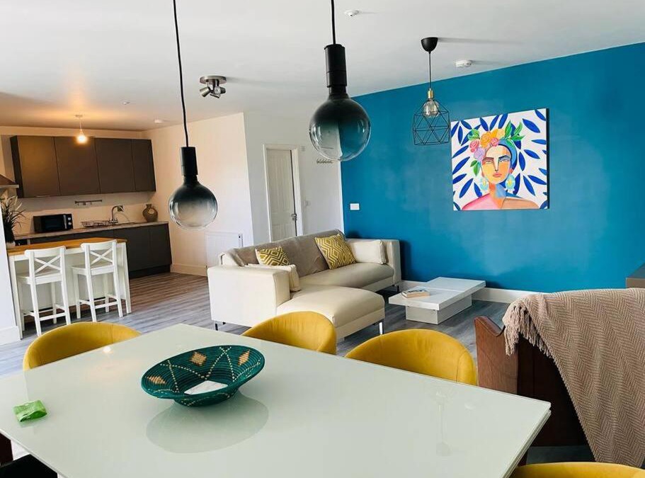 Woking Apartment | Stunning huge openplan 2Bed flat