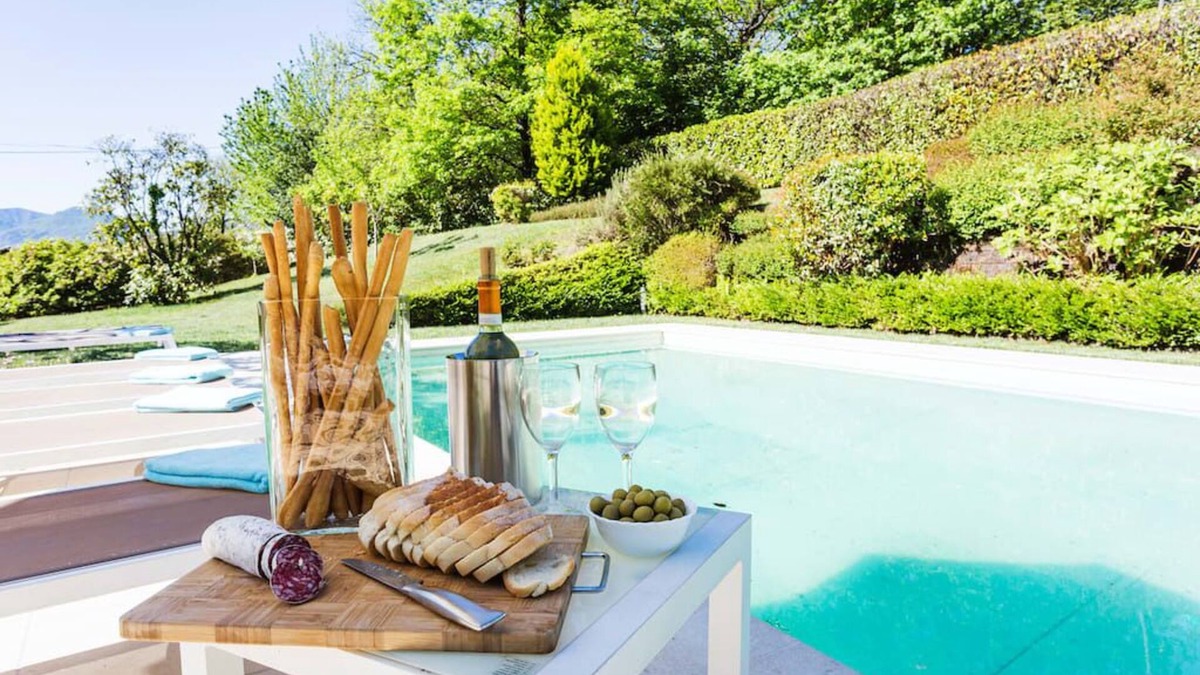 Colmegna Villa | Stunning Italian Lakes villa with pool