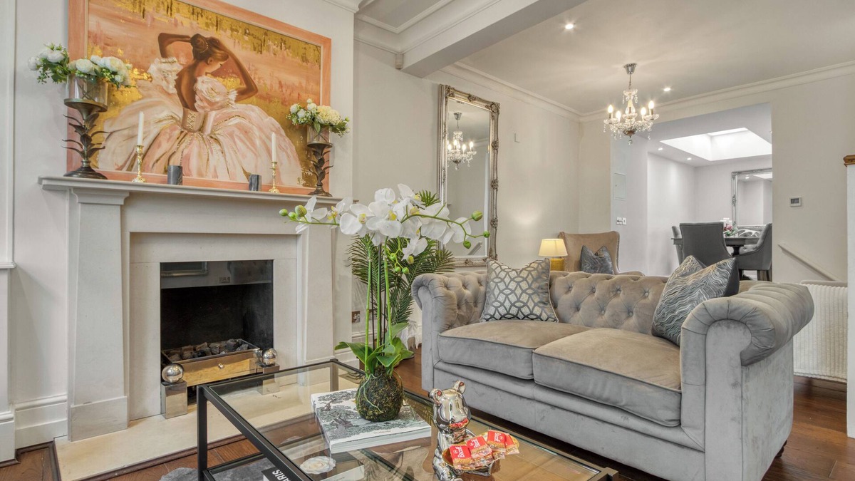 Knightsbridge and Belgravia House | Stunning Knightsbridge Townhouse with Patio