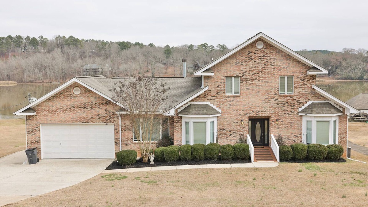 Riverside House | Stunning Lake House w/Large GAMEROOM