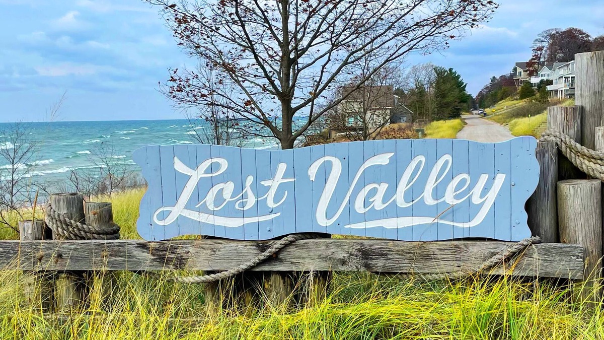 White River Township House | Stunning Lake Michigan Home/Montague MI/Directly on Water/Low Bluff/Great Views